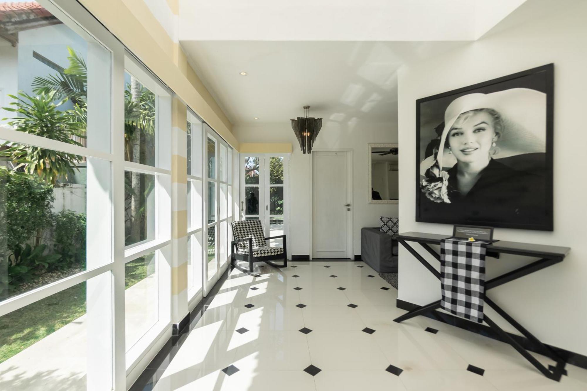 Four On Drupadi Villa Seminyak  Exterior photo
