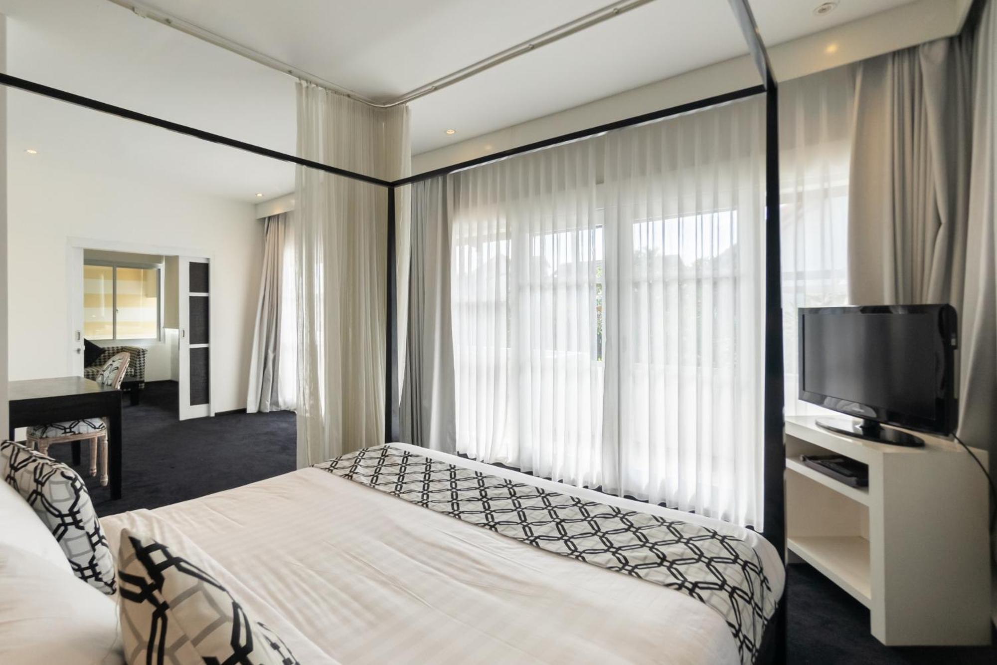 Four On Drupadi Villa Seminyak  Exterior photo