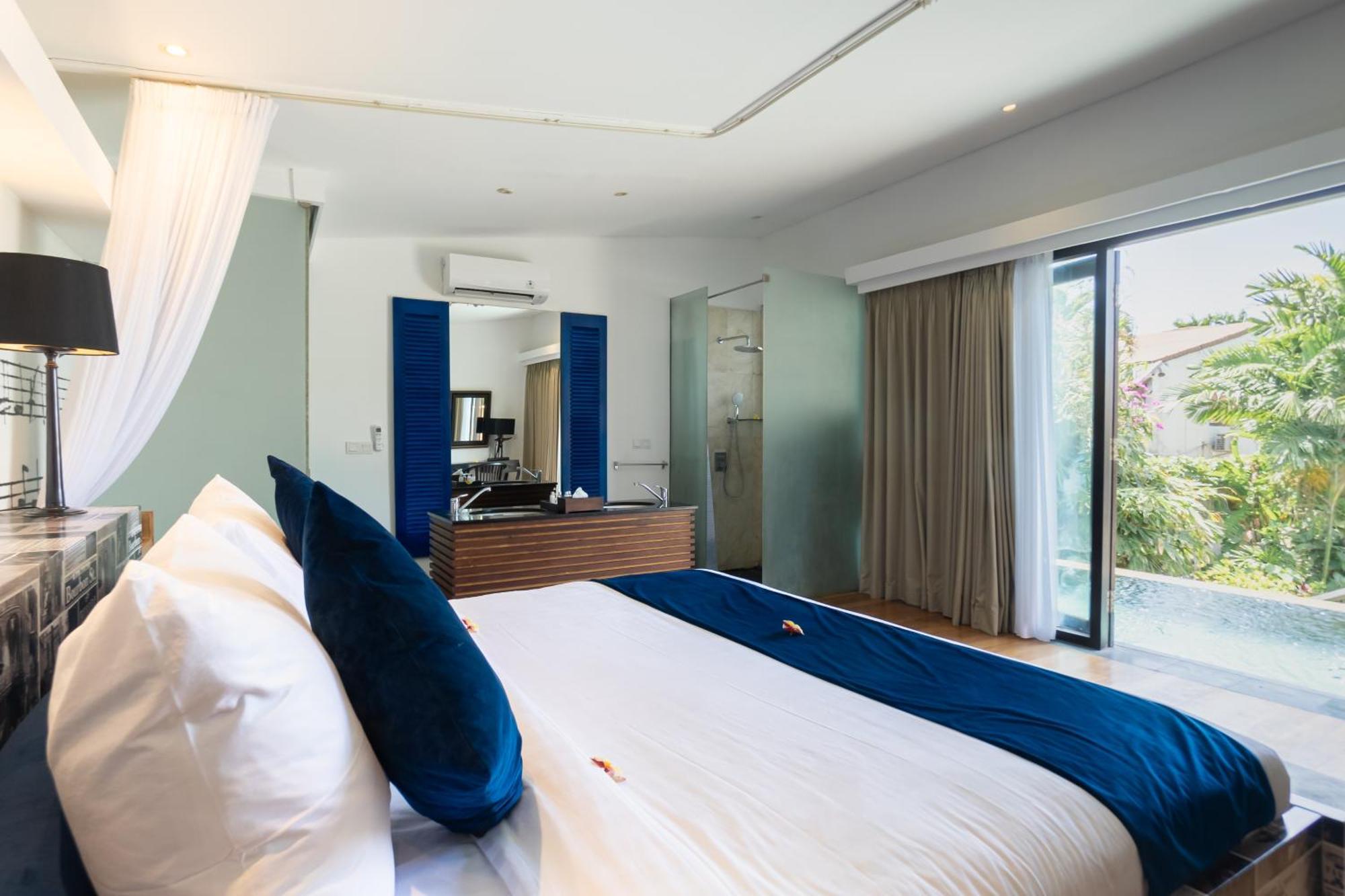 Four On Drupadi Villa Seminyak  Exterior photo