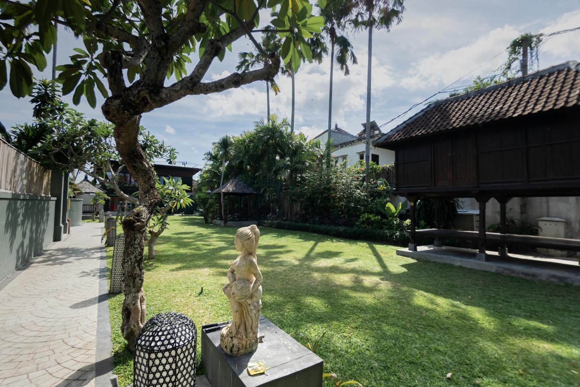 Four On Drupadi Villa Seminyak  Exterior photo
